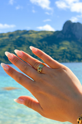 Bague Breloque Grain de Café Dorée