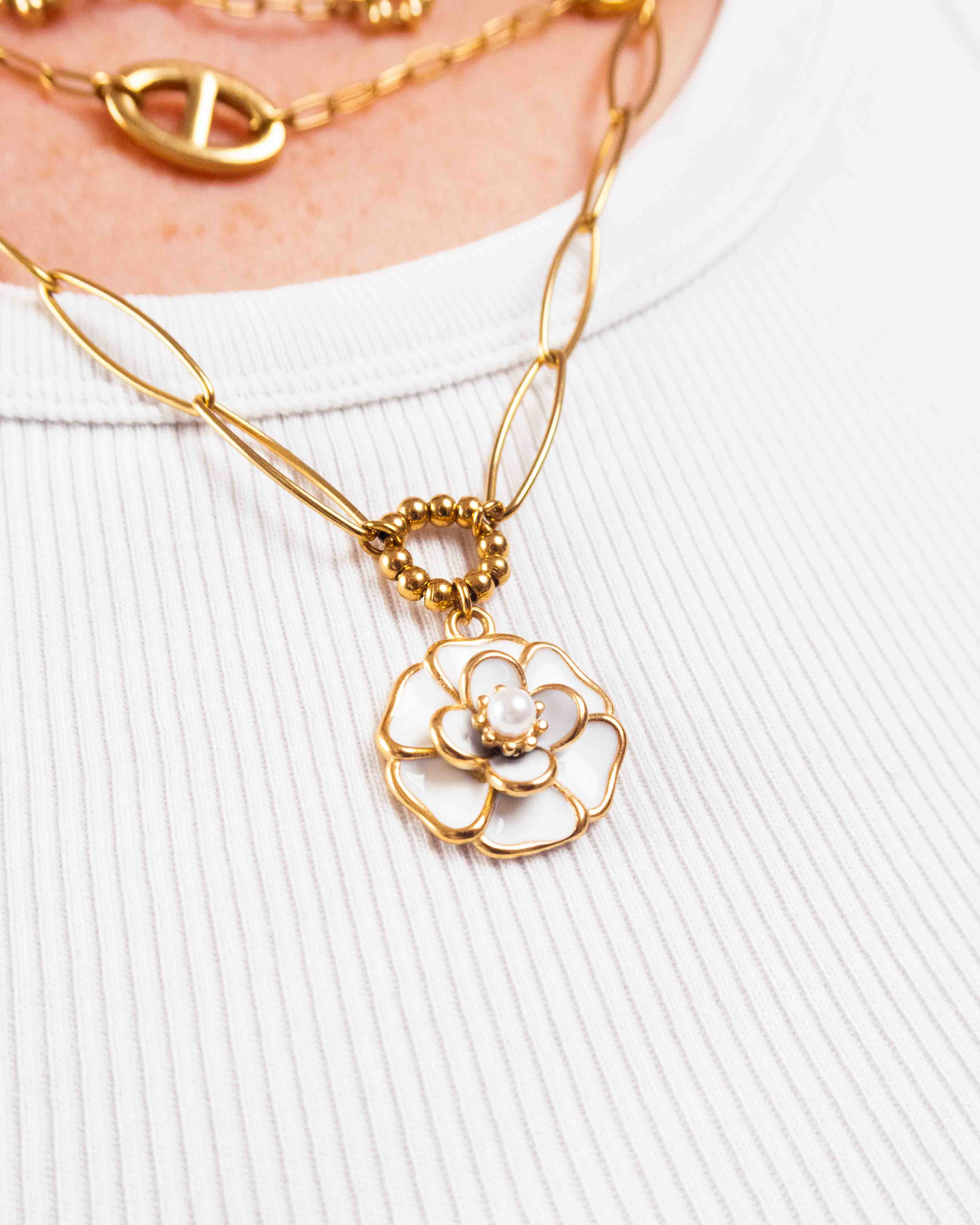 Collier Camélia Blanche