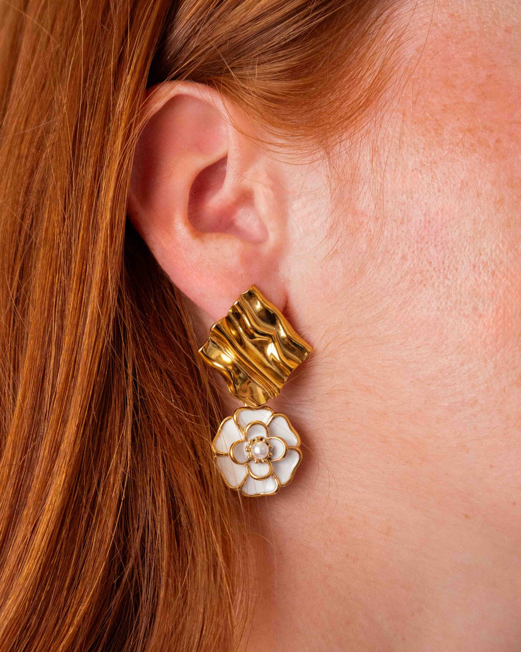 Boucles d'Oreilles Camélia Blanches