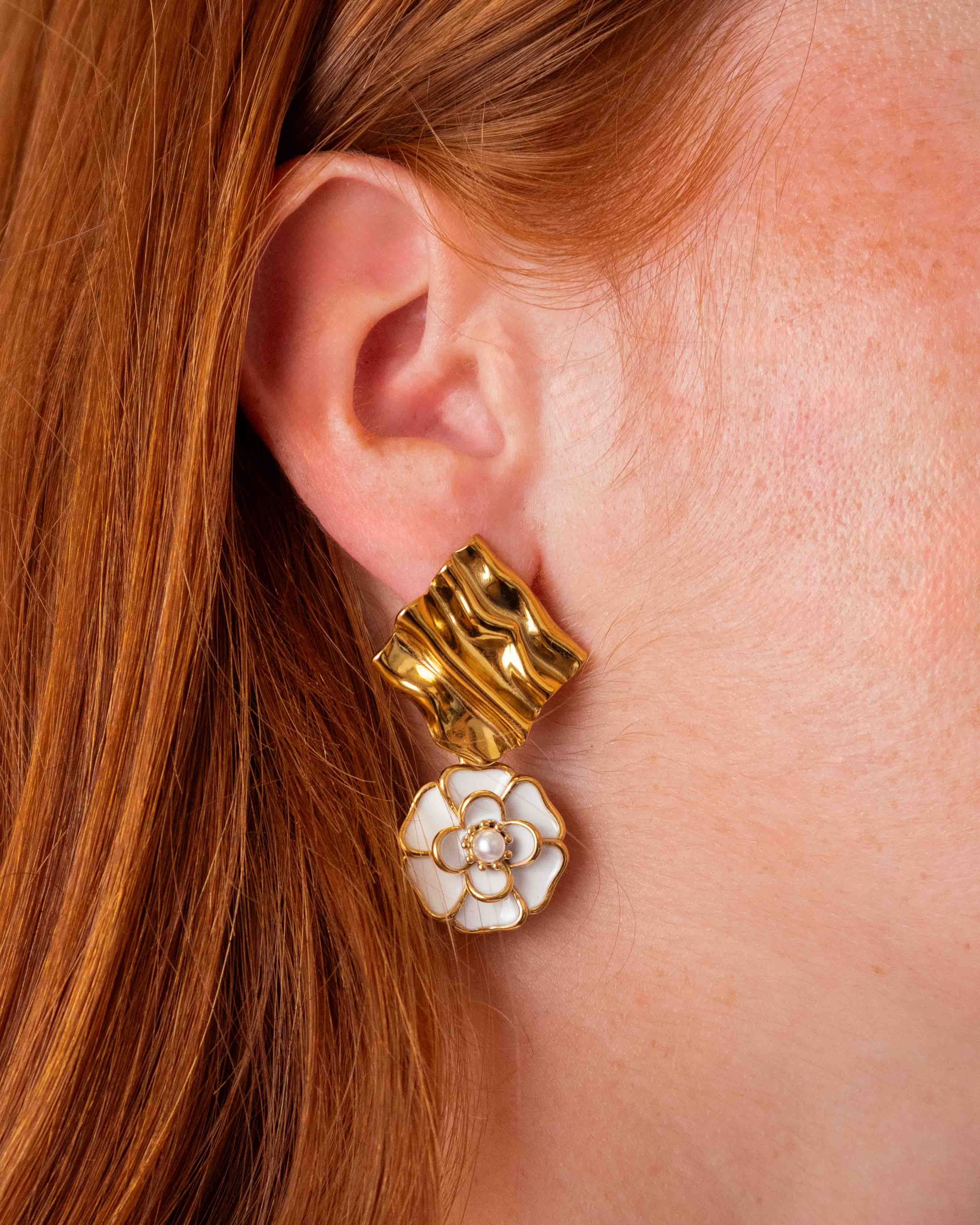 Boucles d'Oreilles Camélia Blanches