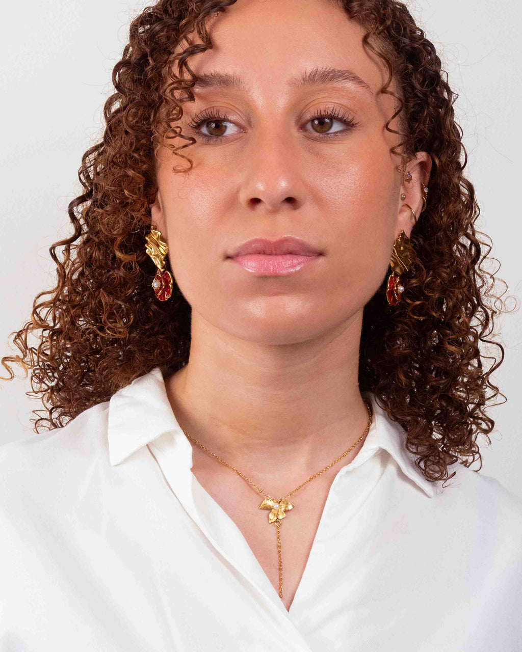 Boucles d'Oreilles Camélia Bordeaux