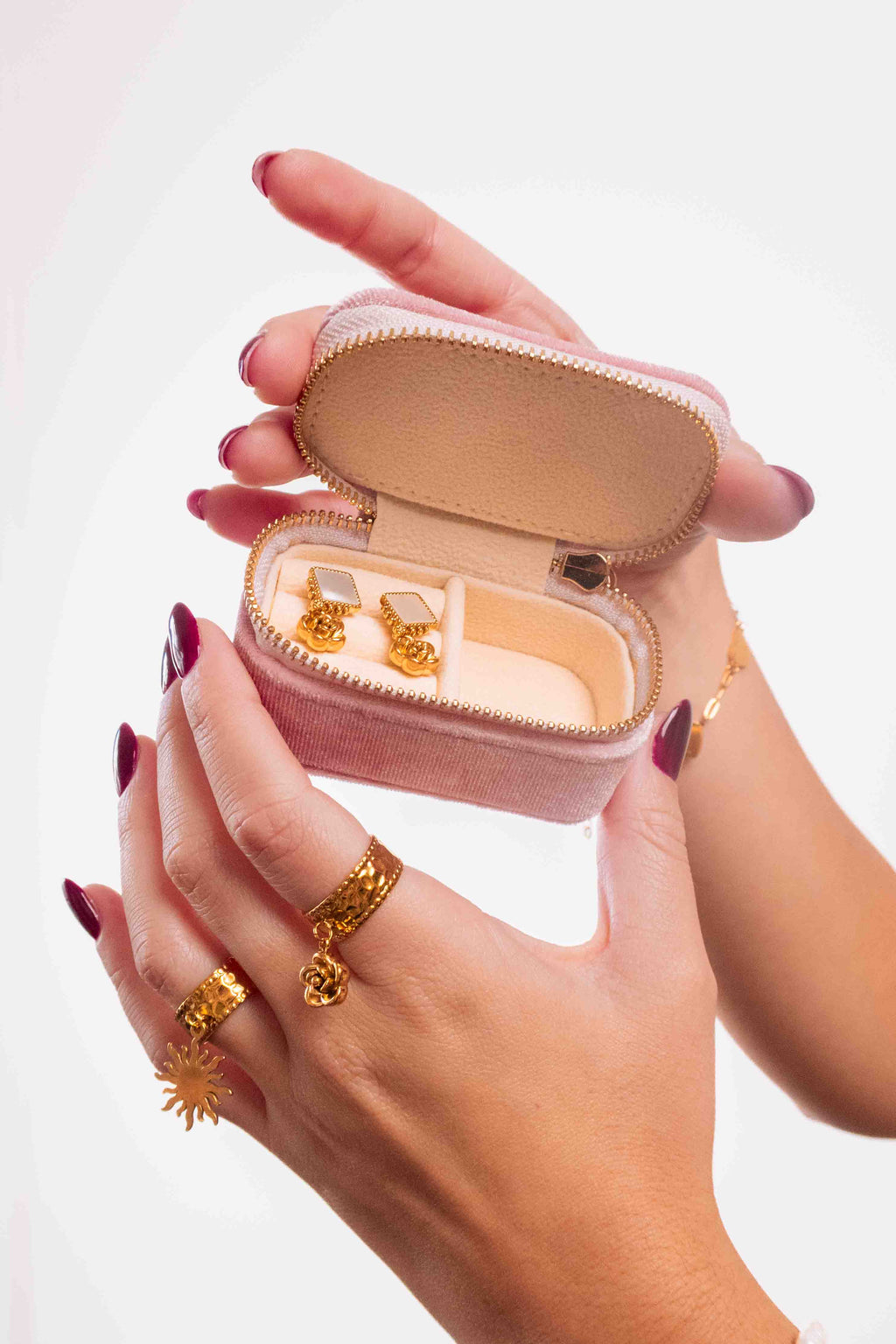 Boucles d'Oreilles Fleurina en Nacres