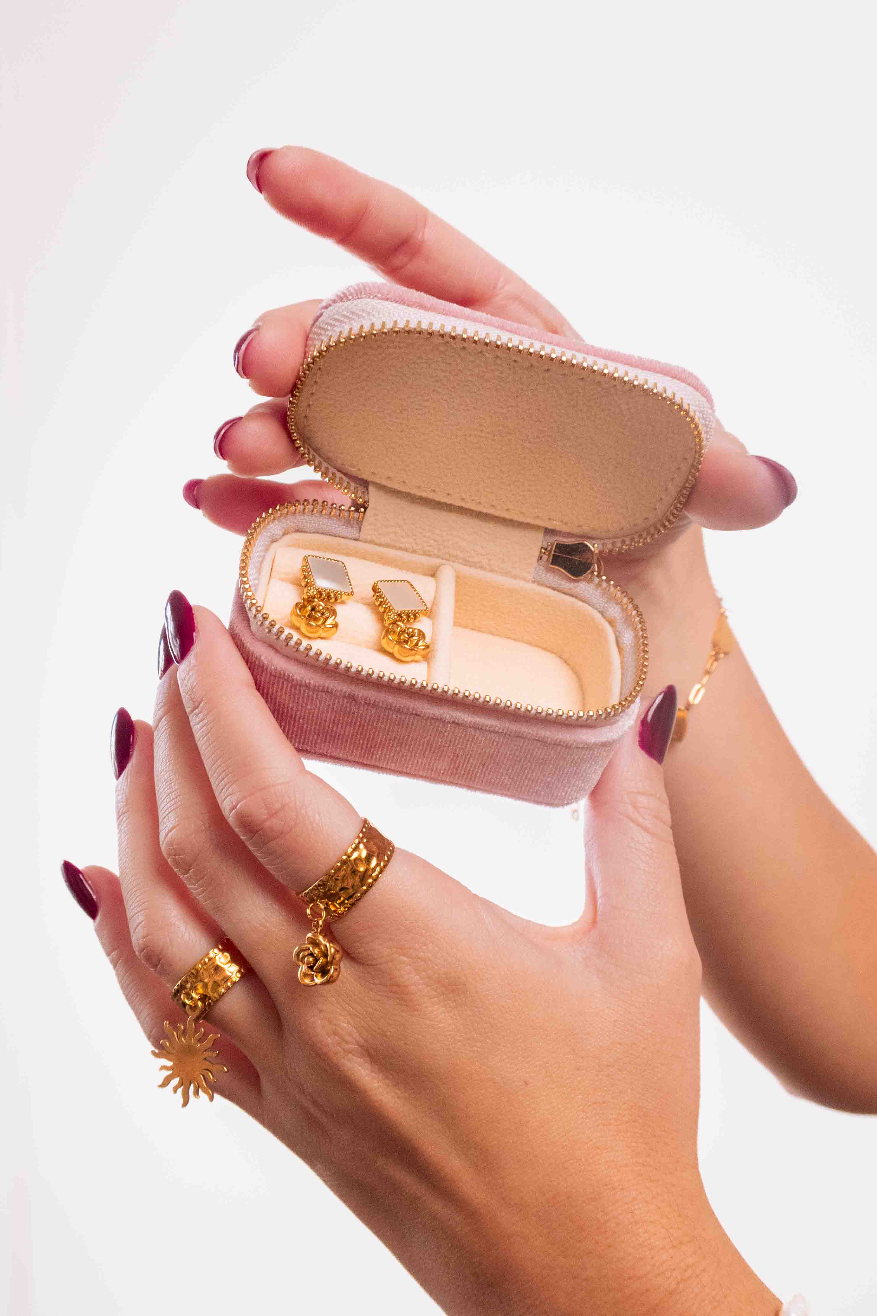 Boucles d'Oreilles Fleurina en Nacres