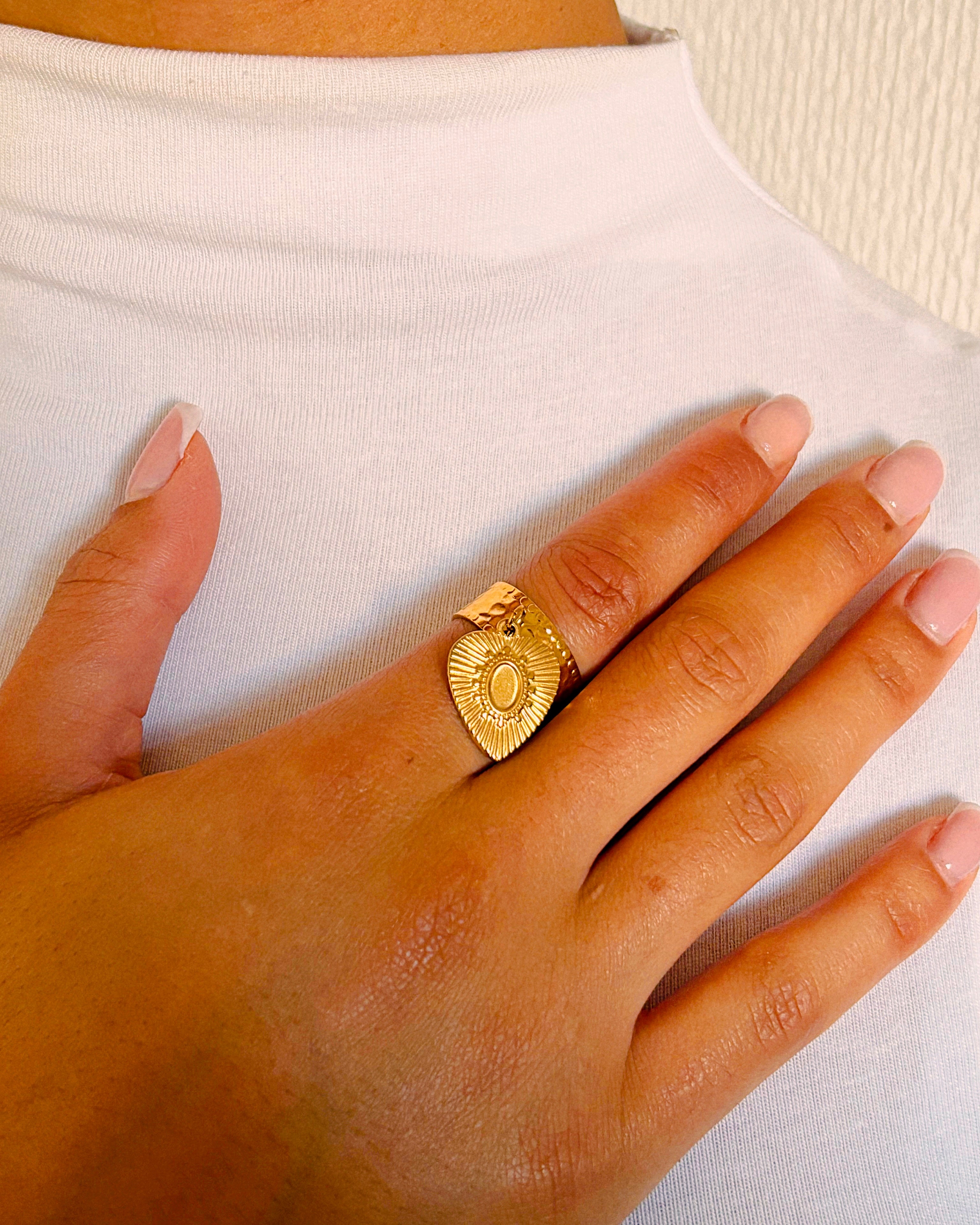 Bague Breloque Love dorée